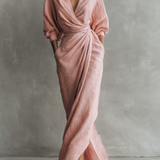 Abito Maxi Rosa Minimalista con Scollo a V