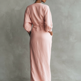 Abito Maxi Rosa Minimalista con Scollo a V