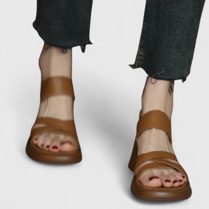 Celeste - Sandali incrociati eleganti