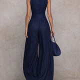 Anna - Completo blu scuro a righe con scollatura a chiave e pantaloni larghi
